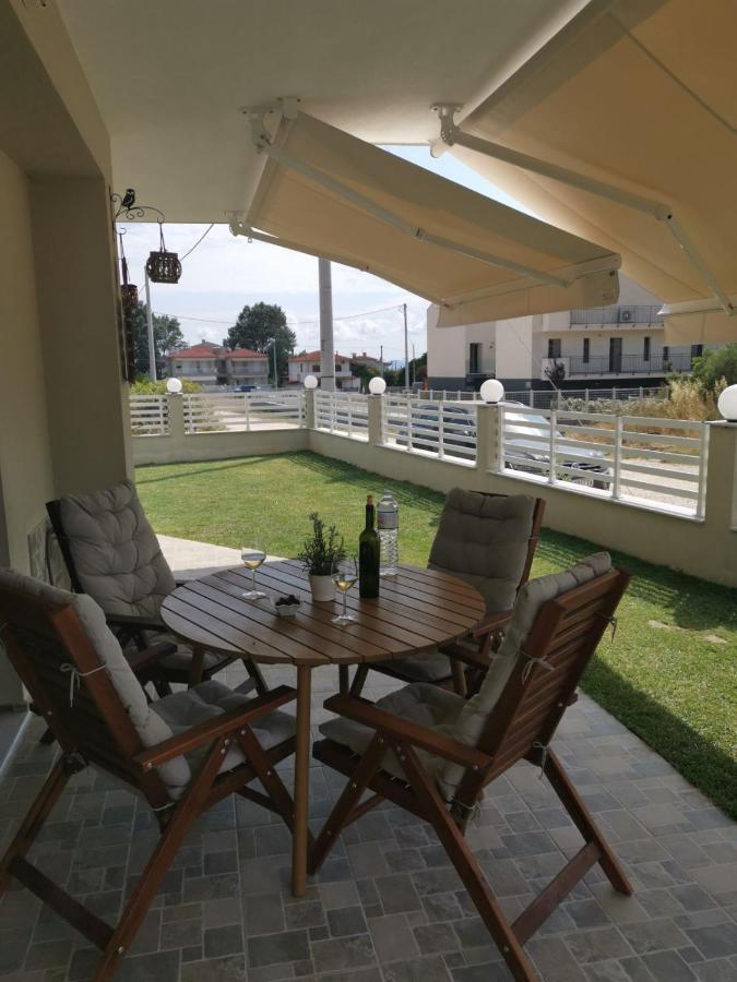 Mango Apartment Нікіті Екстер'єр фото