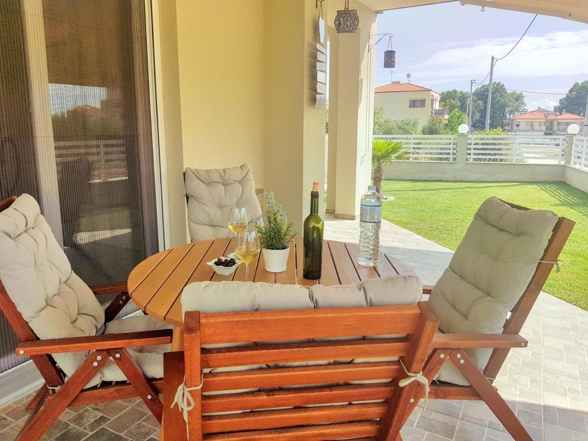 Mango Apartment Нікіті Екстер'єр фото