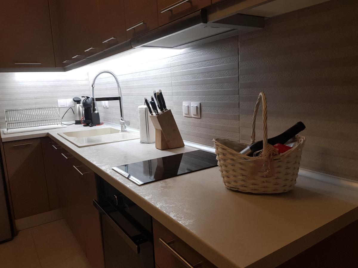 Mango Apartment Нікіті Екстер'єр фото
