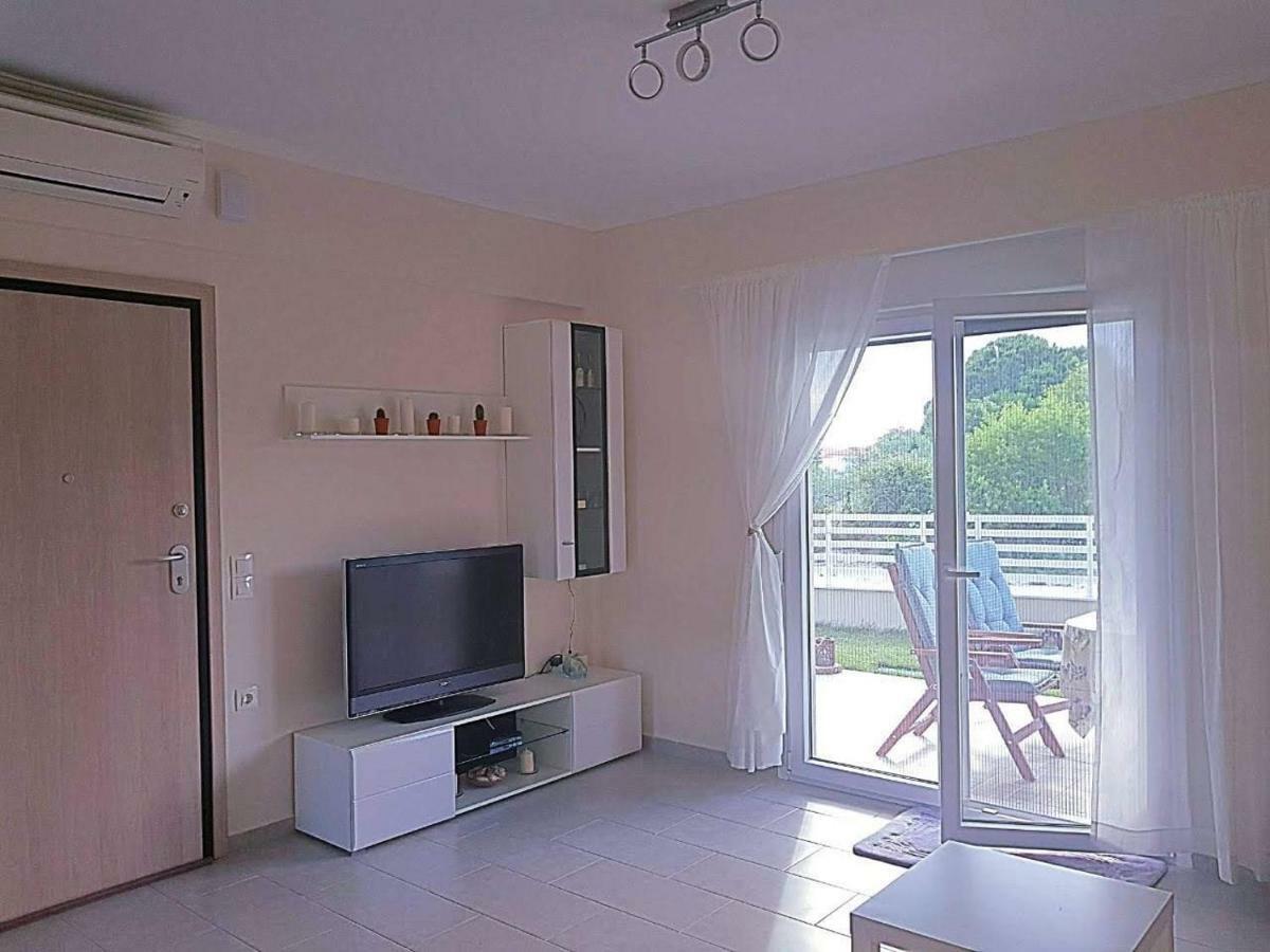 Mango Apartment Нікіті Екстер'єр фото