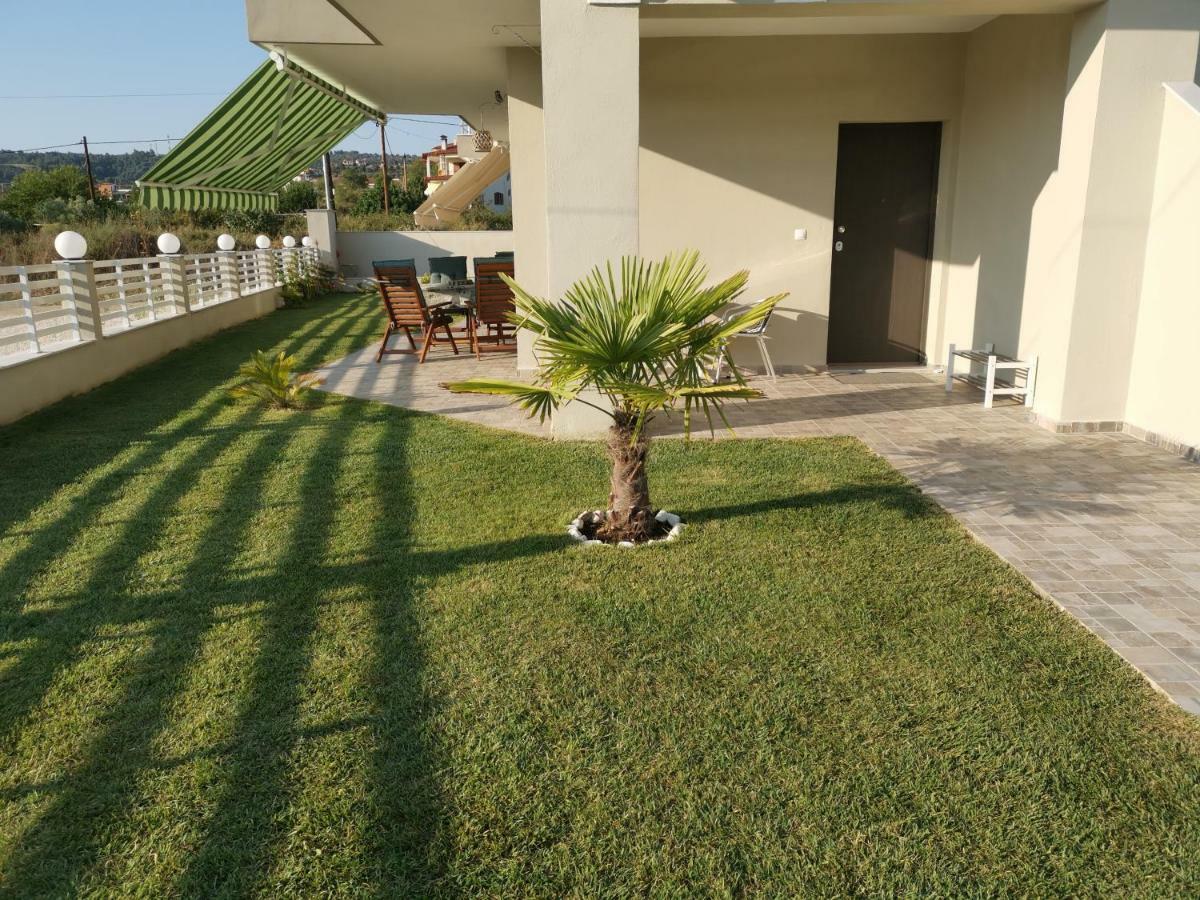 Mango Apartment Нікіті Екстер'єр фото